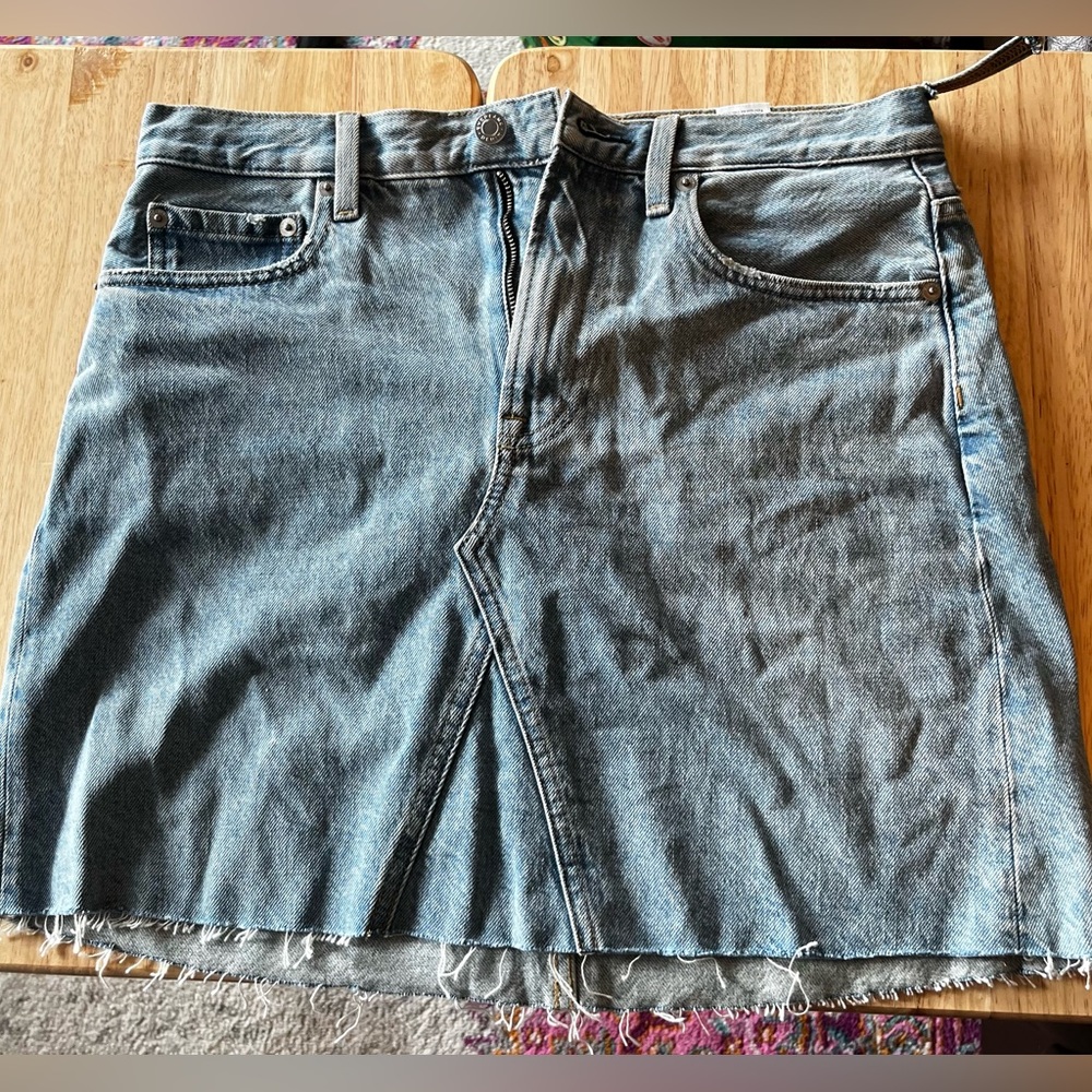 Everlane. Mini jean skirt. Size 29.